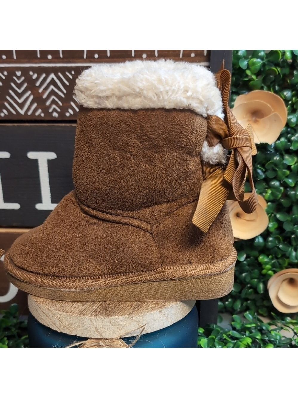 Hot Tomato Double Bow Back Boot - Picture 5 of 10